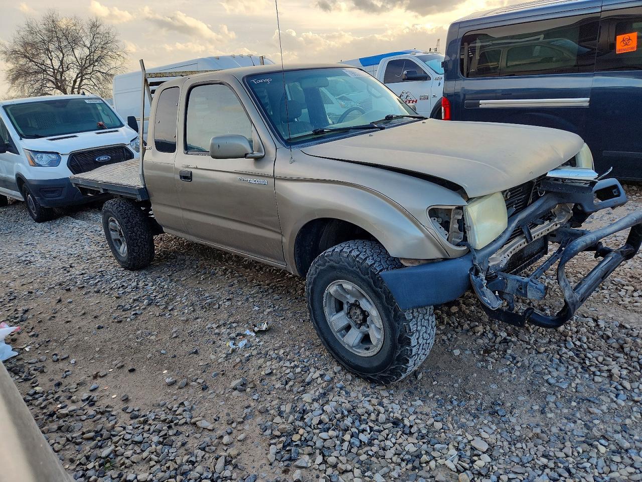 1999 TOYOTA TACOMA XTRACAB photo 10