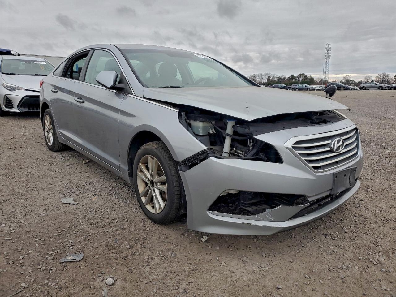 2015 HYUNDAI SONATA SE photo 4