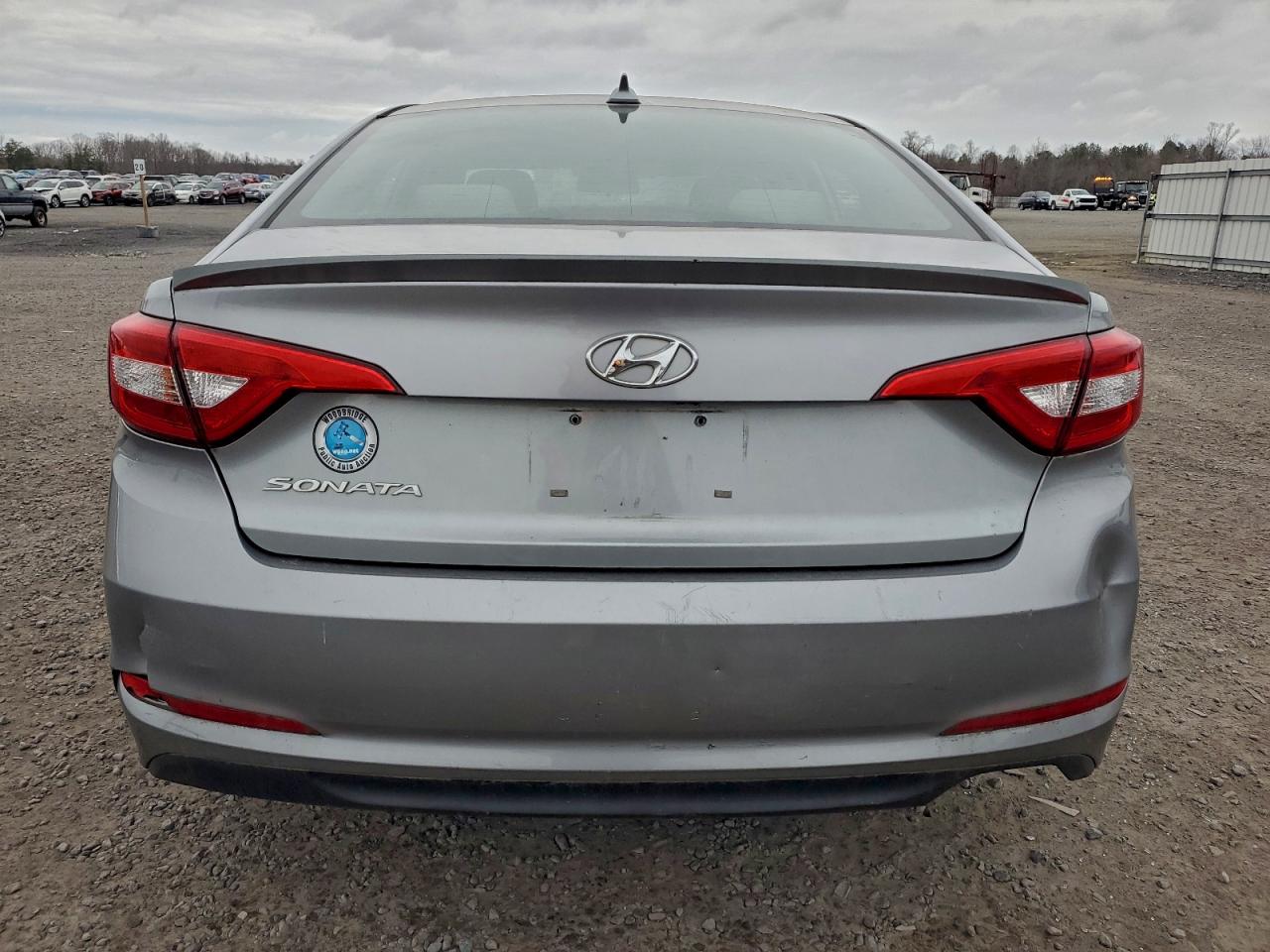 2015 HYUNDAI SONATA SE photo 6