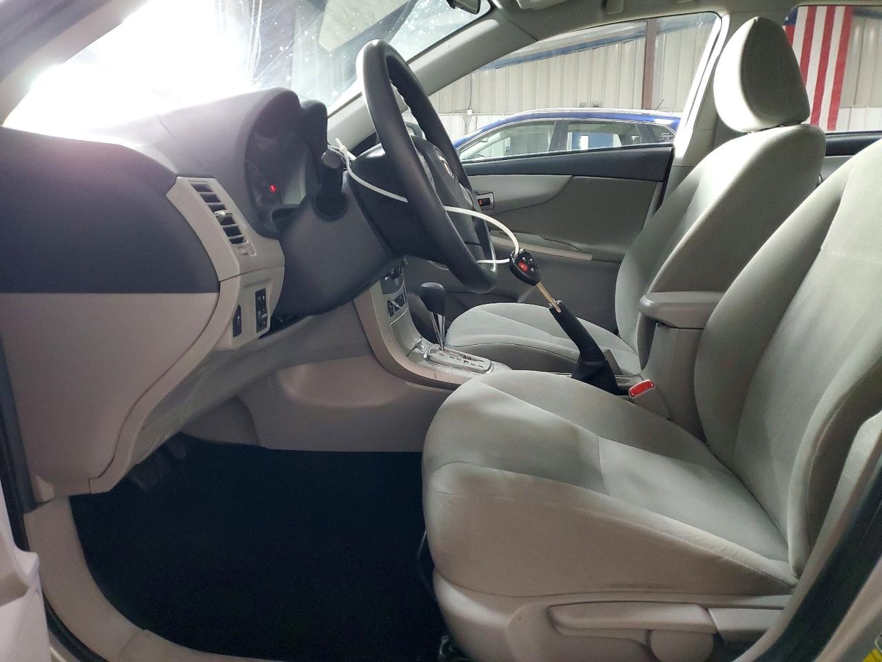2013 TOYOTA COROLLA BASE photo 7