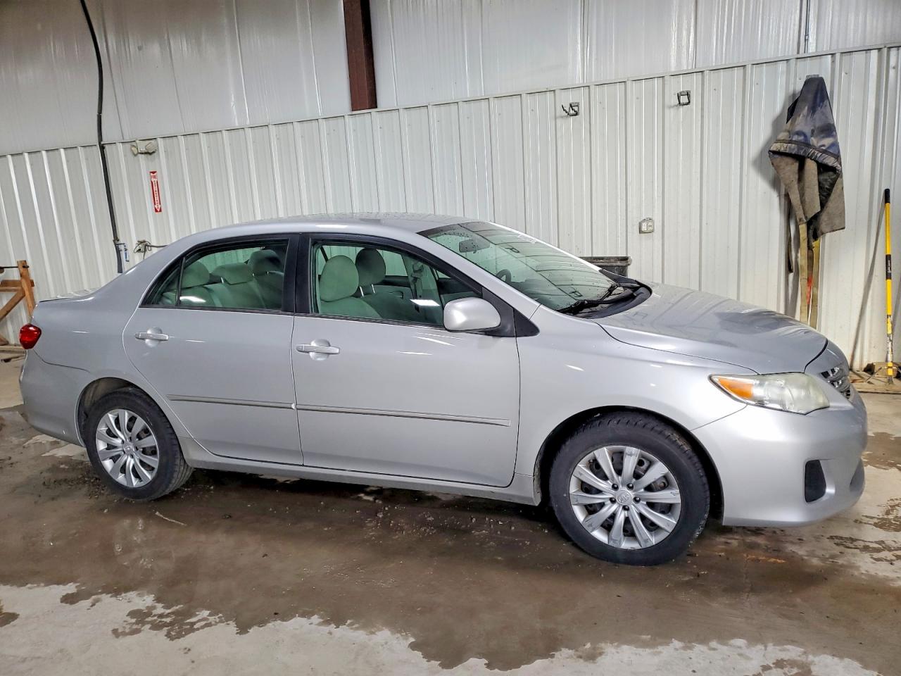 2013 TOYOTA COROLLA BASE photo 4