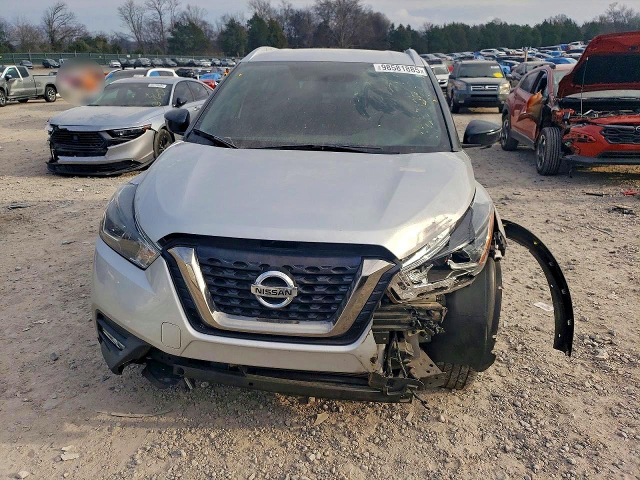 2018 NISSAN KICKS S photo 5