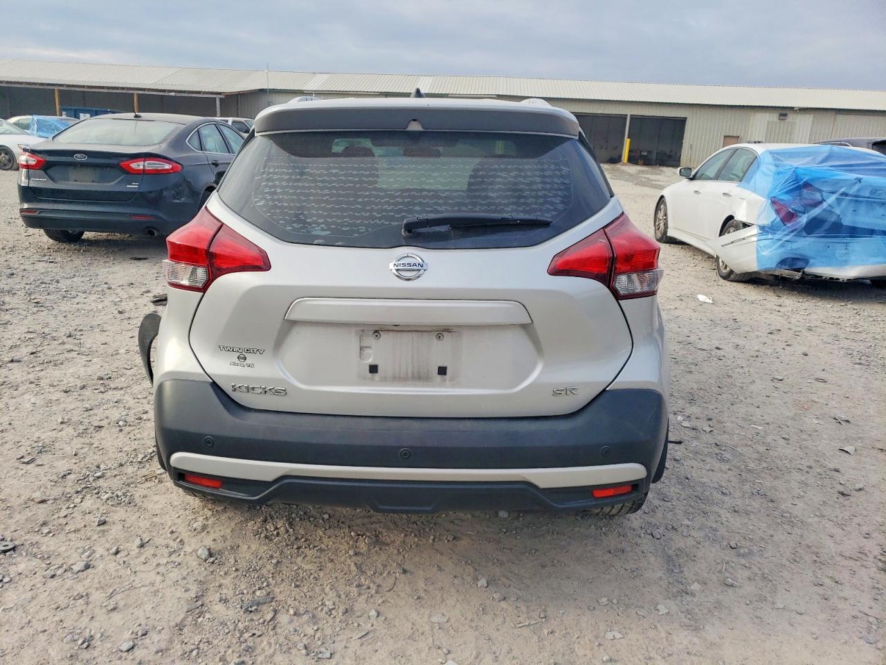 2018 NISSAN KICKS S photo 6