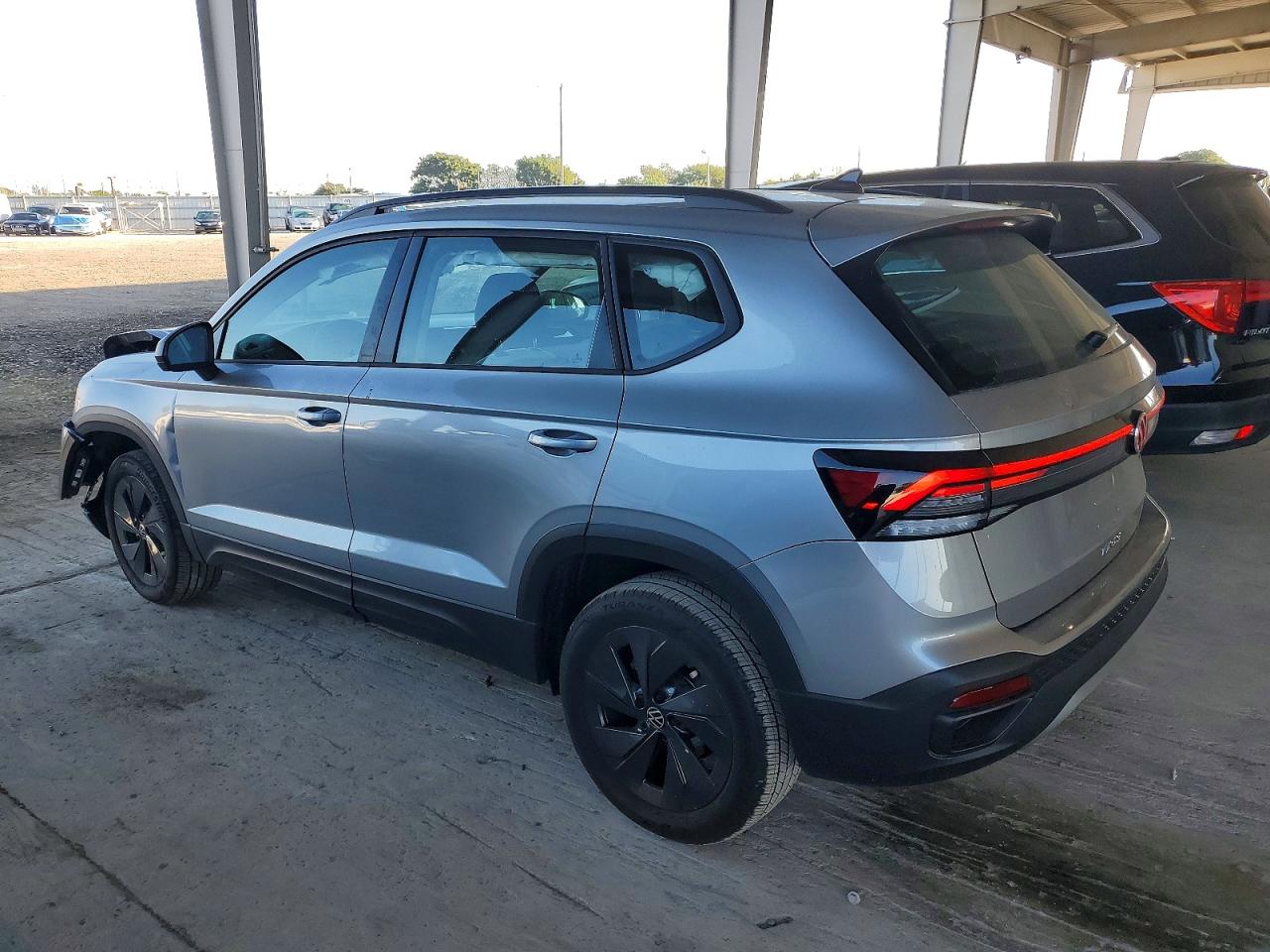 2025 VOLKSWAGEN TAOS S photo 2