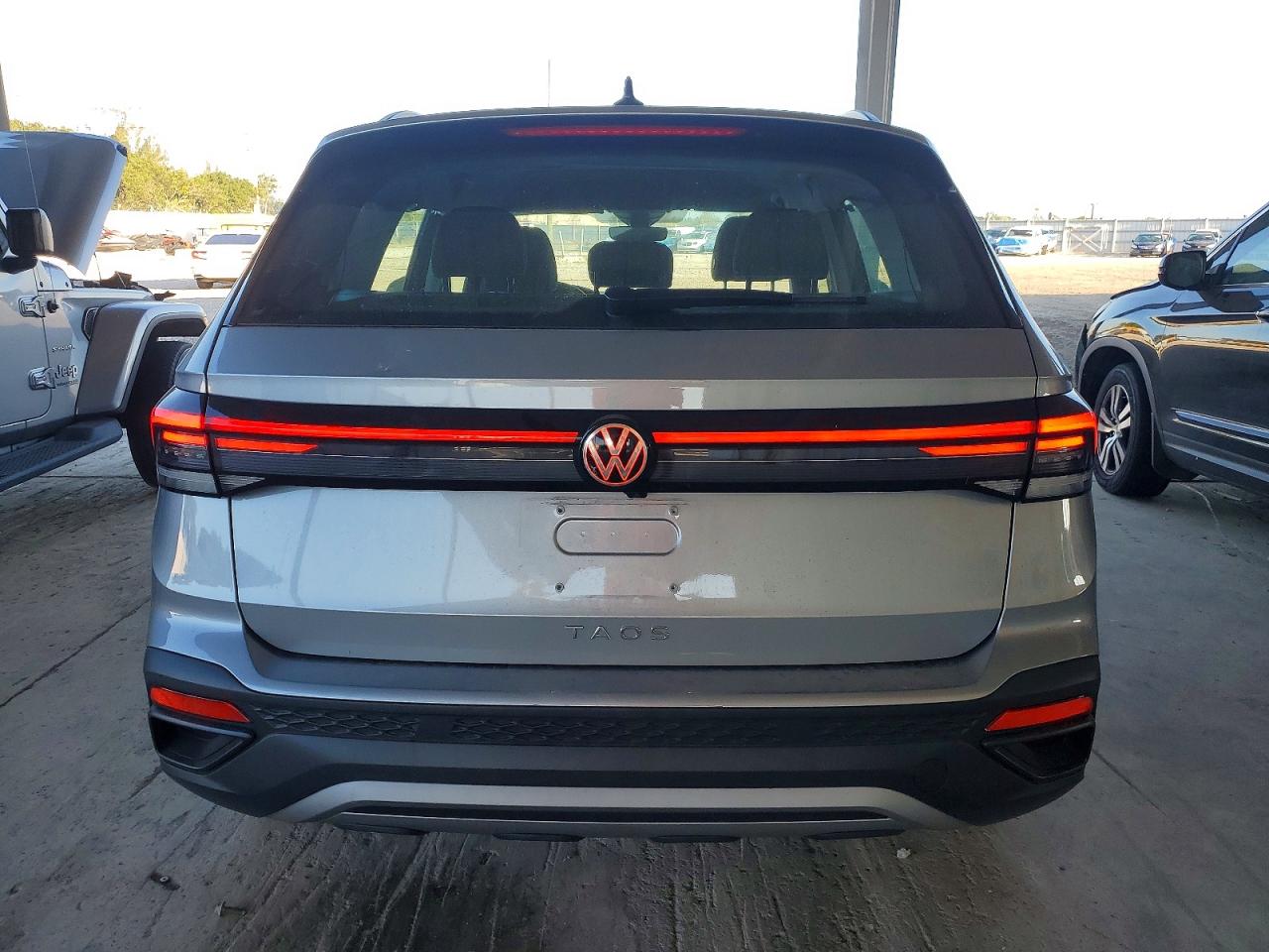 2025 VOLKSWAGEN TAOS S photo 6