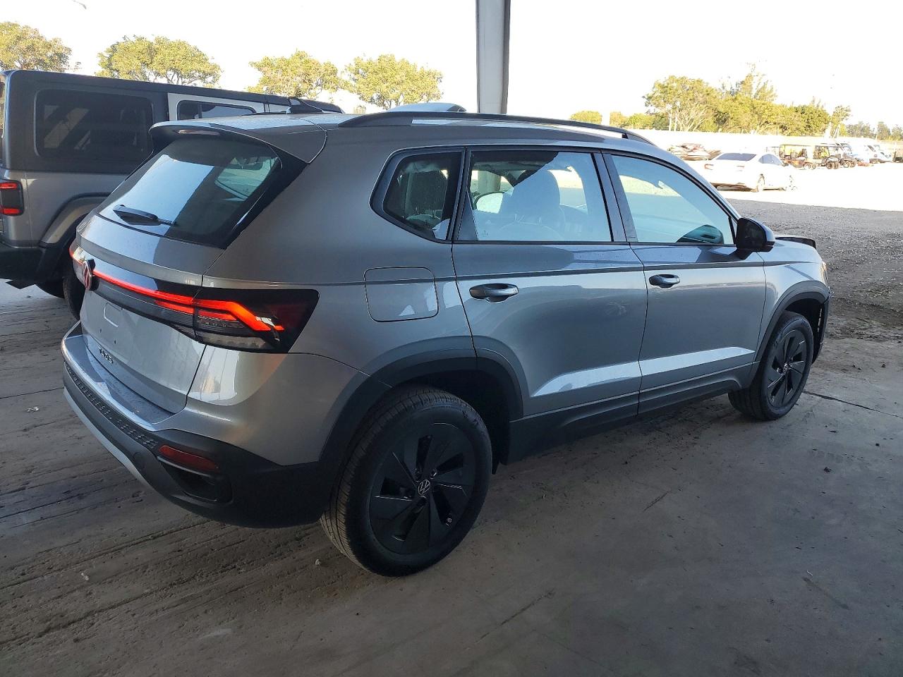 2025 VOLKSWAGEN TAOS S photo 3