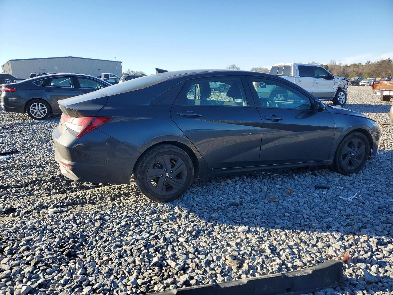 2023 HYUNDAI ELANTRA SEL photo 3