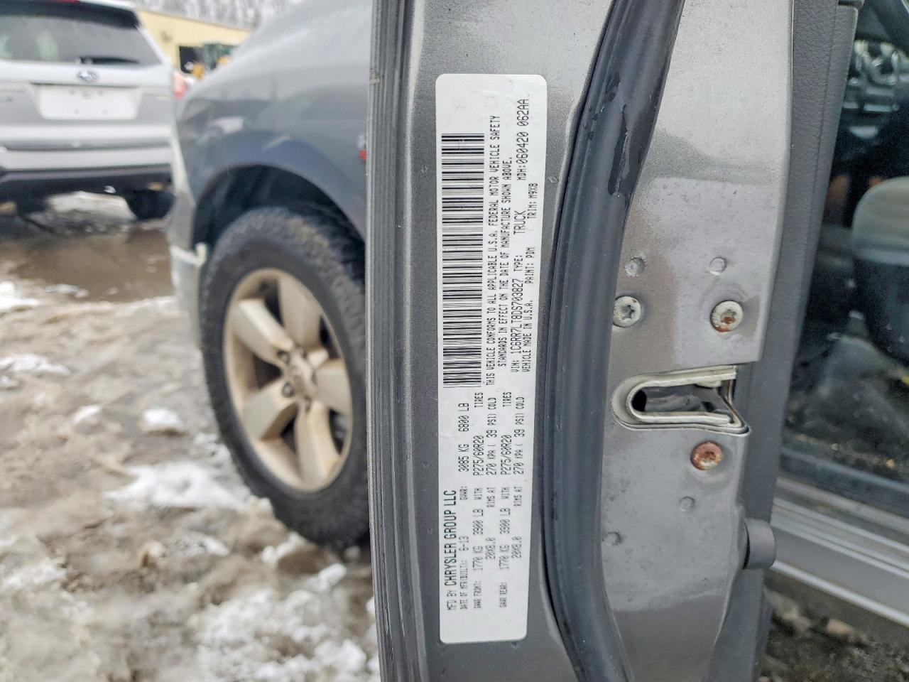 2013 RAM 1500 SLT photo 12