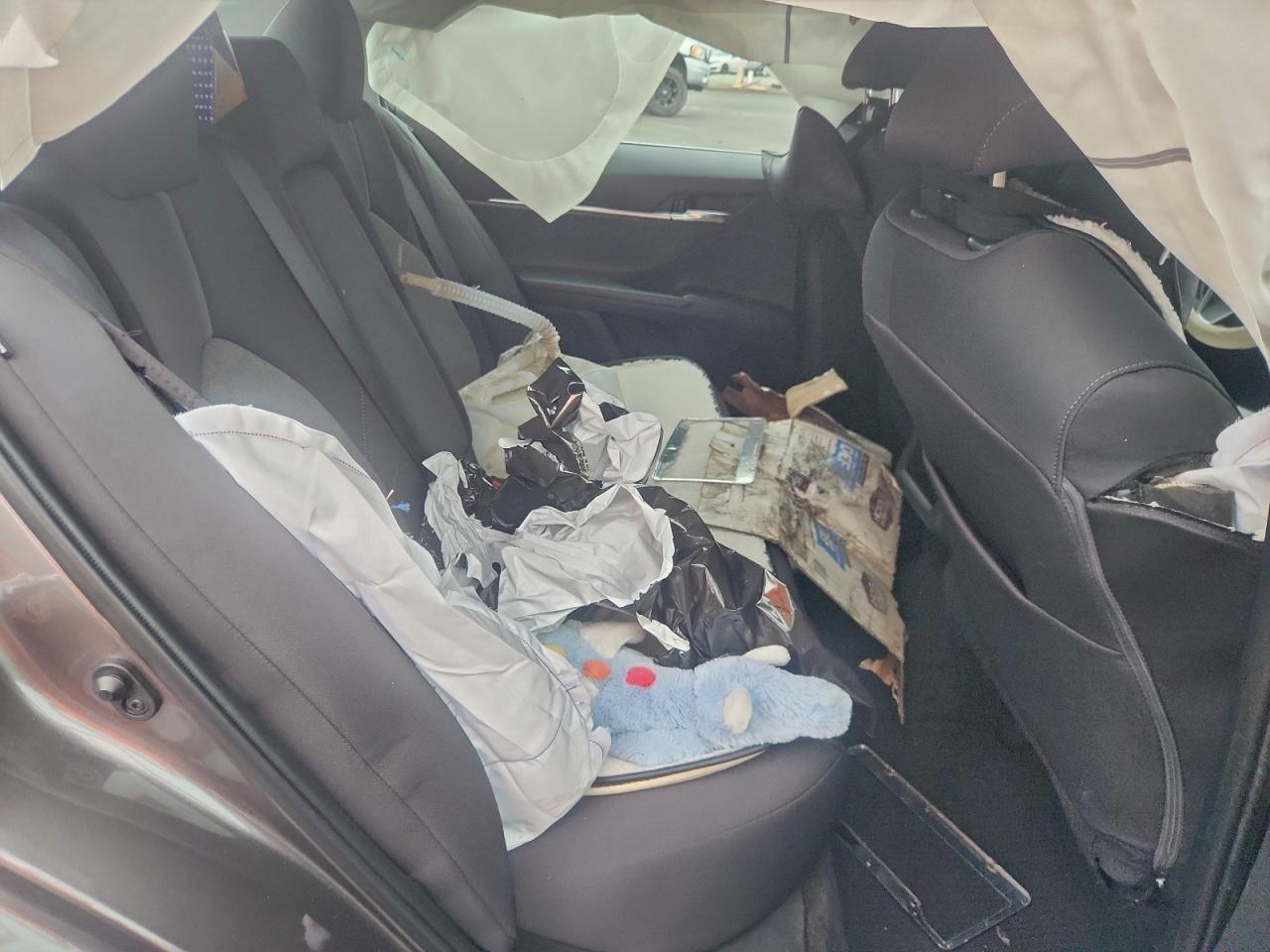 2022 TOYOTA CAMRY LE photo 10