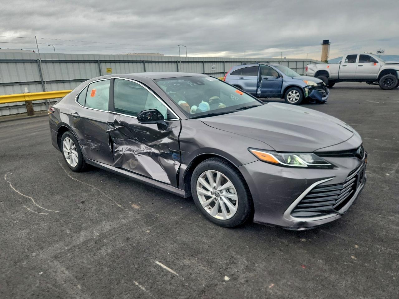 2022 TOYOTA CAMRY LE photo 4