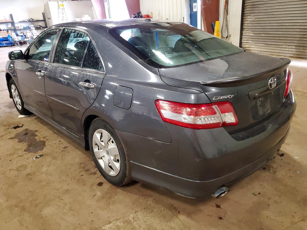 2011 TOYOTA CAMRY SE photo 2