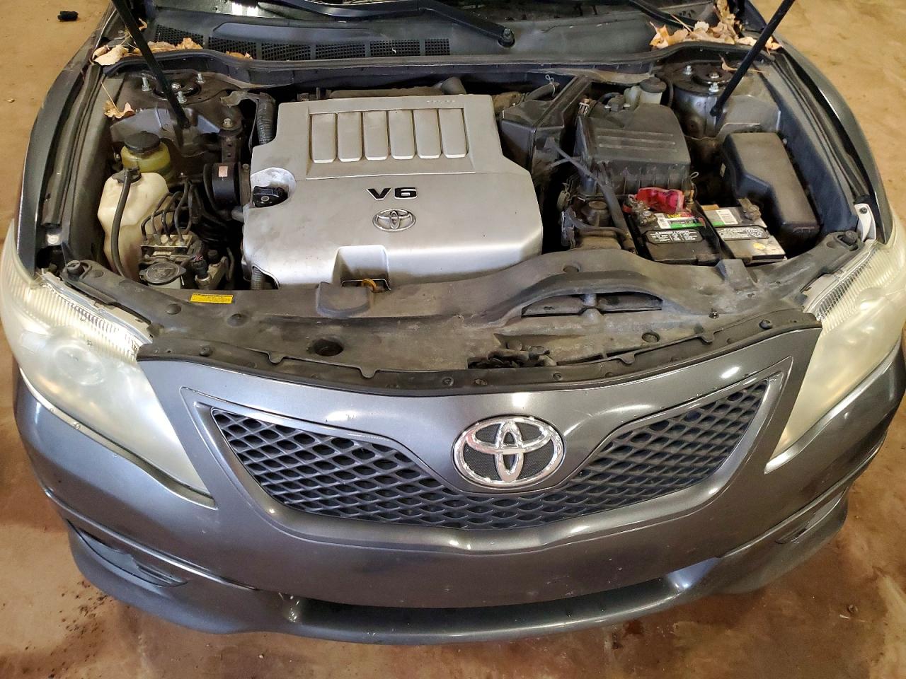 2011 TOYOTA CAMRY SE photo 11