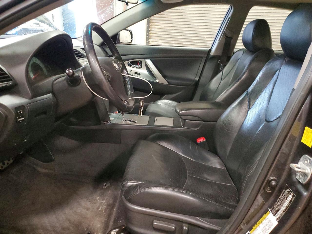 2011 TOYOTA CAMRY SE photo 7