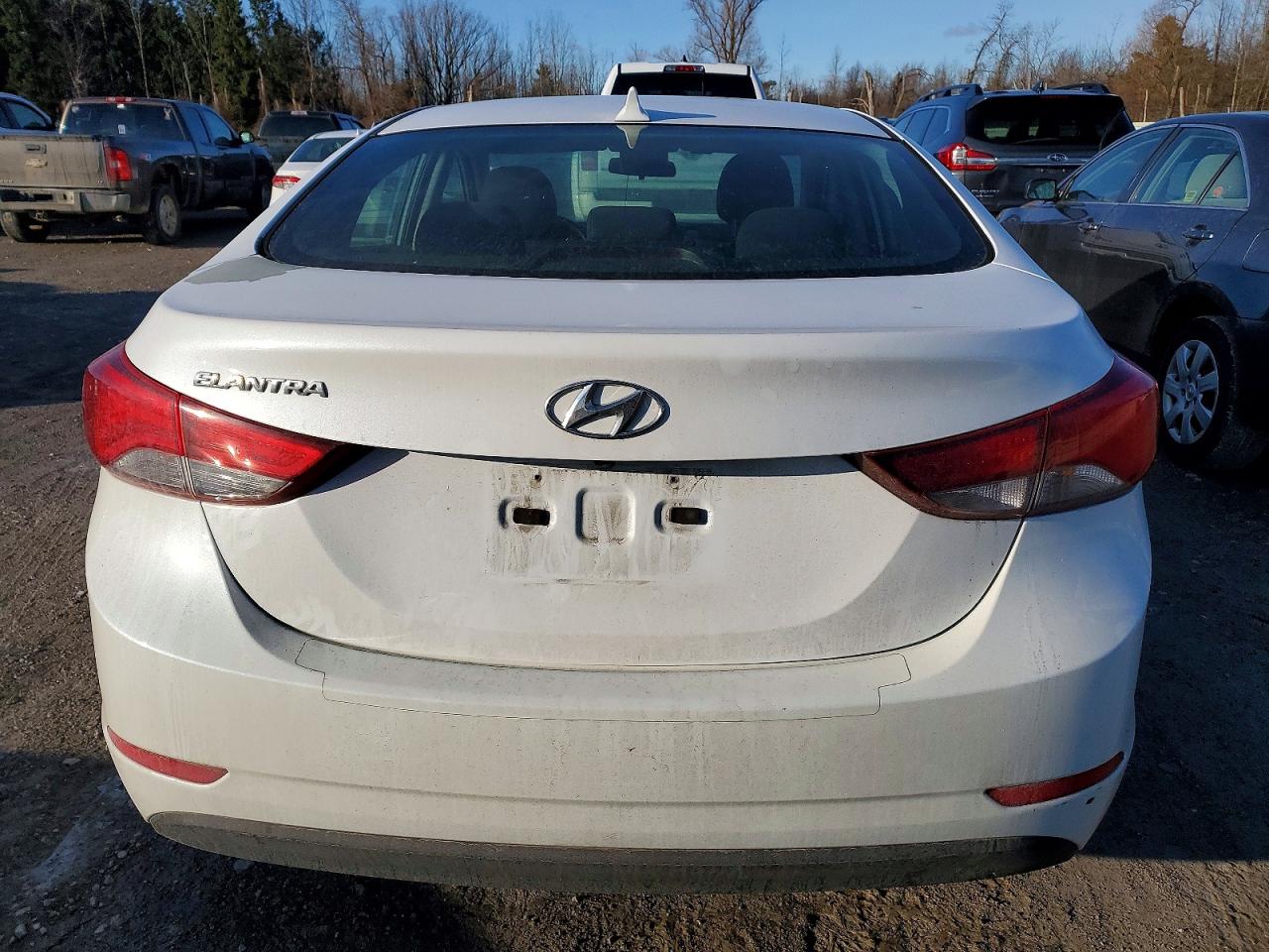 2015 HYUNDAI ELANTRA SE photo 6