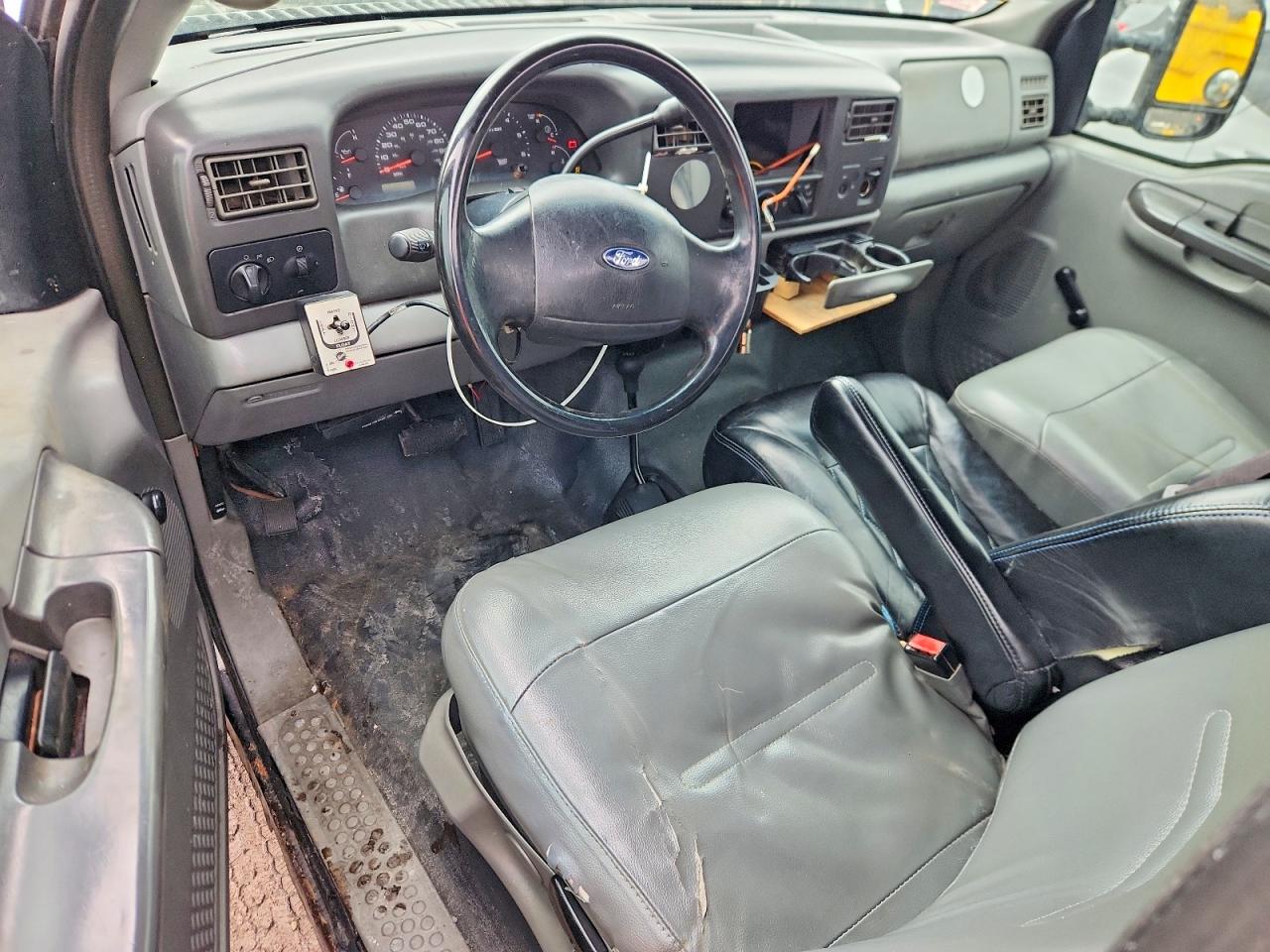 2004 FORD F250 SUPER DUTY FLATBED TRUCK photo 22