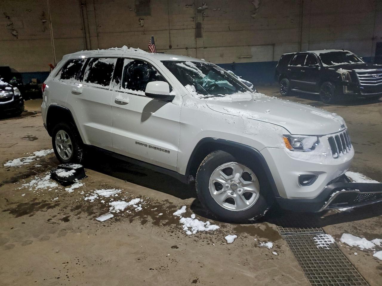 2015 JEEP GRAND CHEROKEE LAREDO photo 4