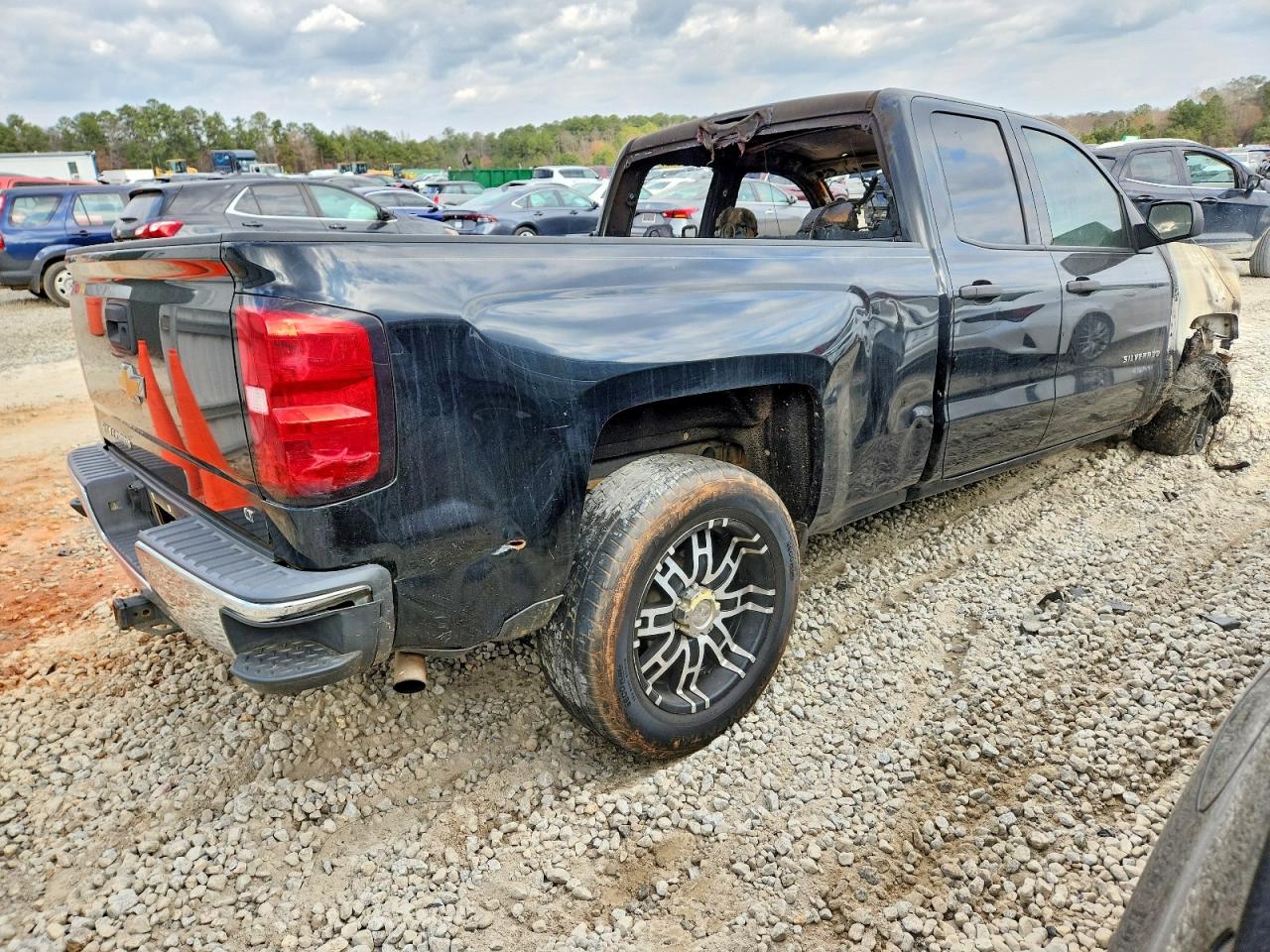 2014 CHEVROLET SILVERADO C1500 LT photo 3