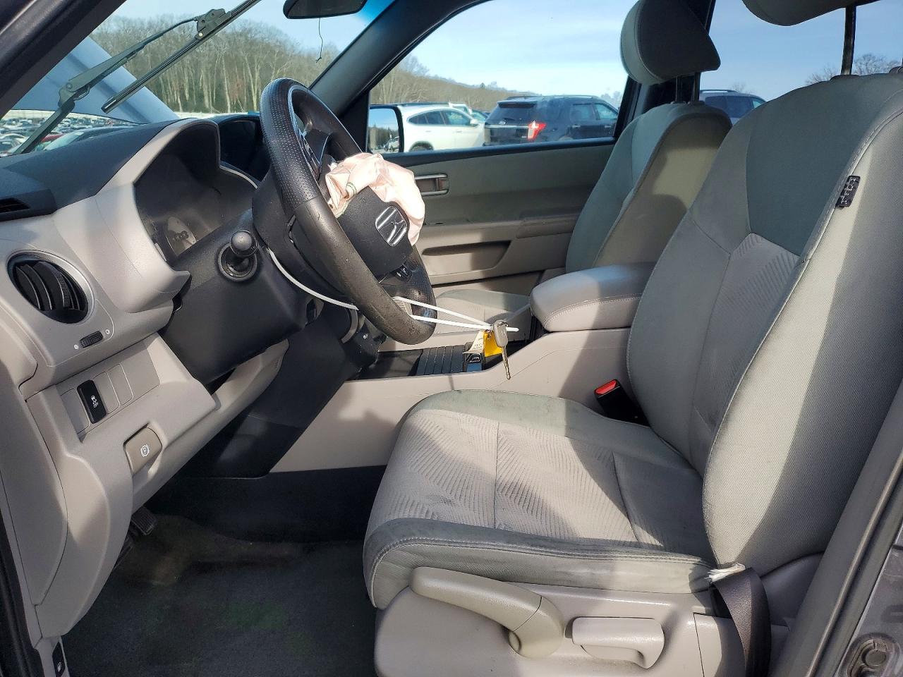 2015 HONDA PILOT LX photo 7