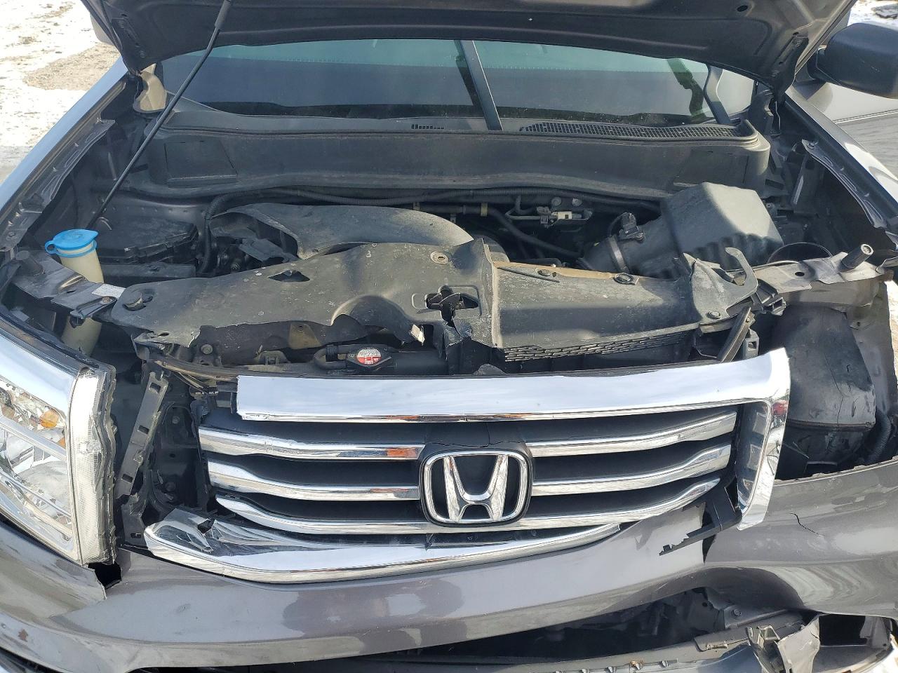 2015 HONDA PILOT LX photo 12