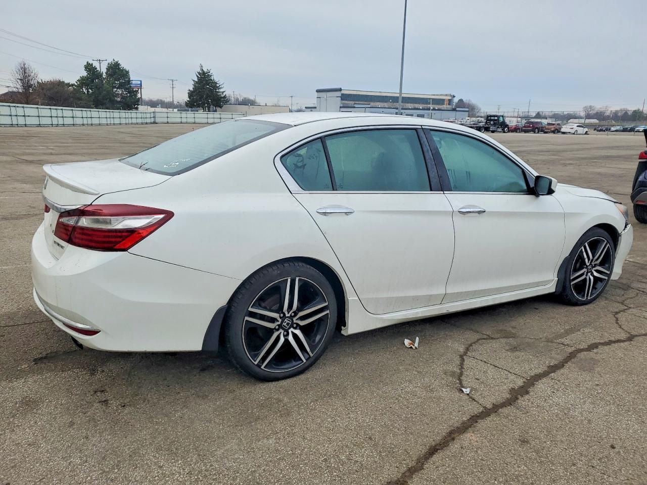 2017 HONDA ACCORD SPORT photo 3