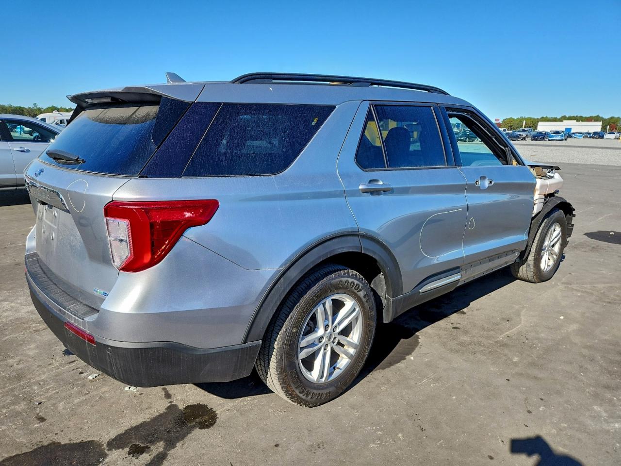 2020 FORD EXPLORER XLT photo 3
