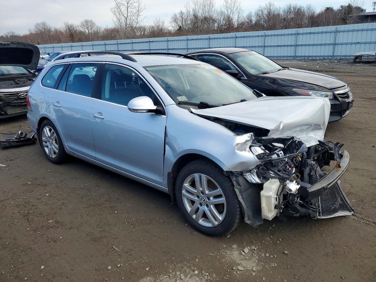 2011 VOLKSWAGEN JETTA TDI photo 4