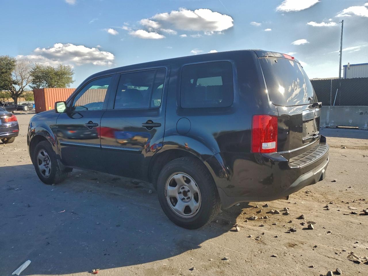 2012 HONDA PILOT LX photo 2