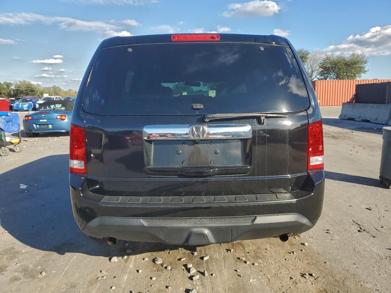 2012 HONDA PILOT LX photo 6