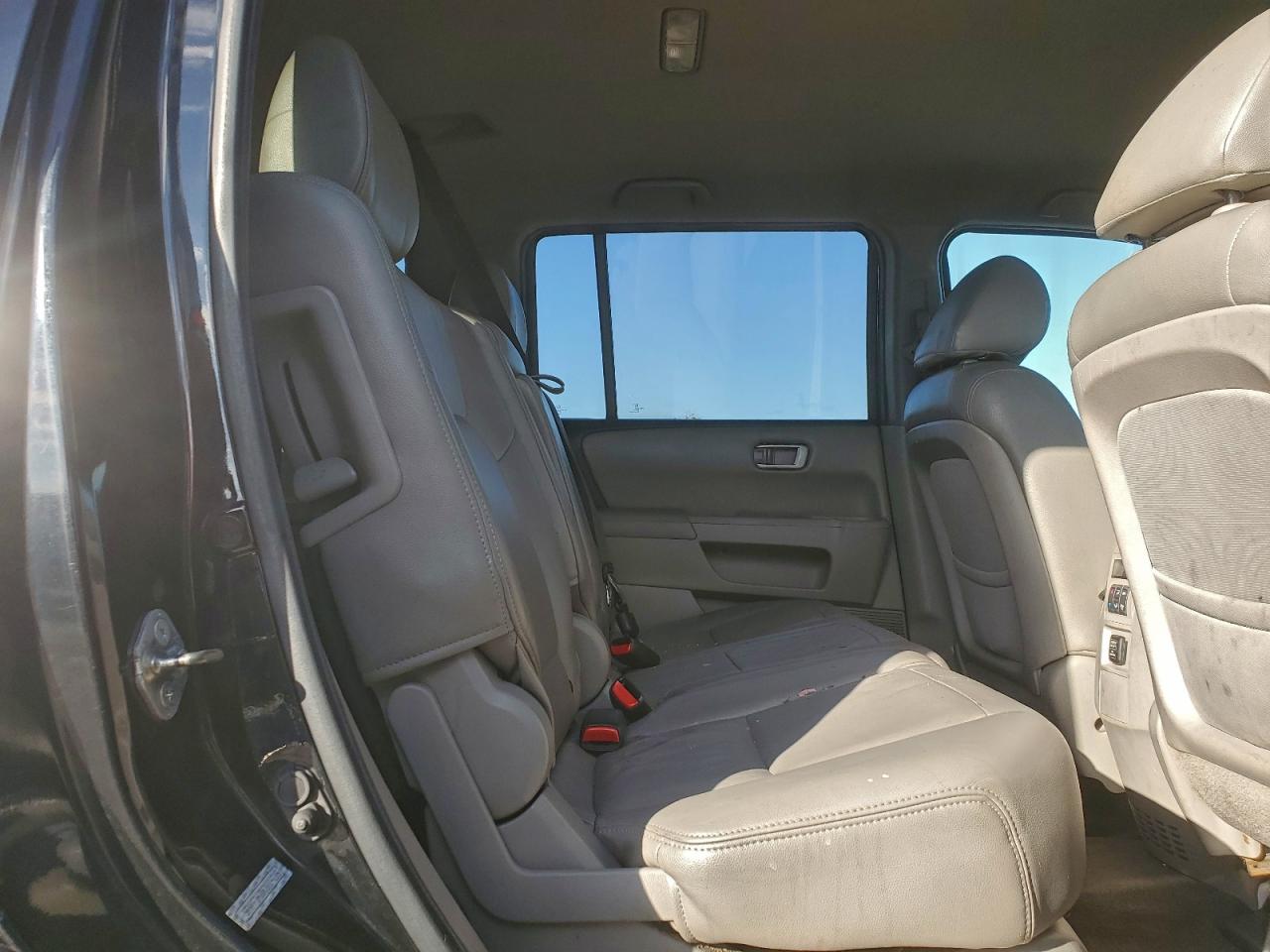 2012 HONDA PILOT LX photo 11