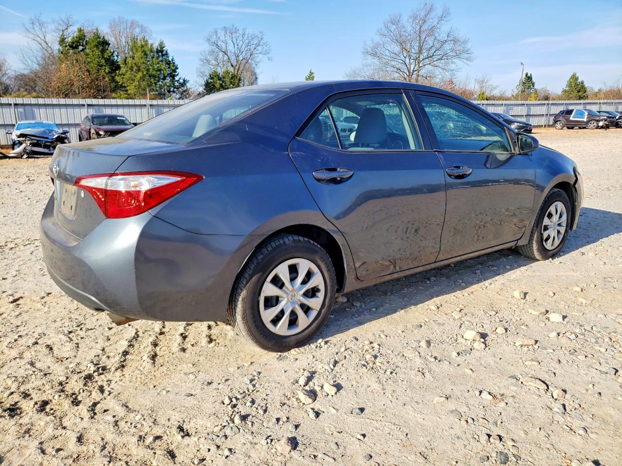 2015 TOYOTA COROLLA L photo 3