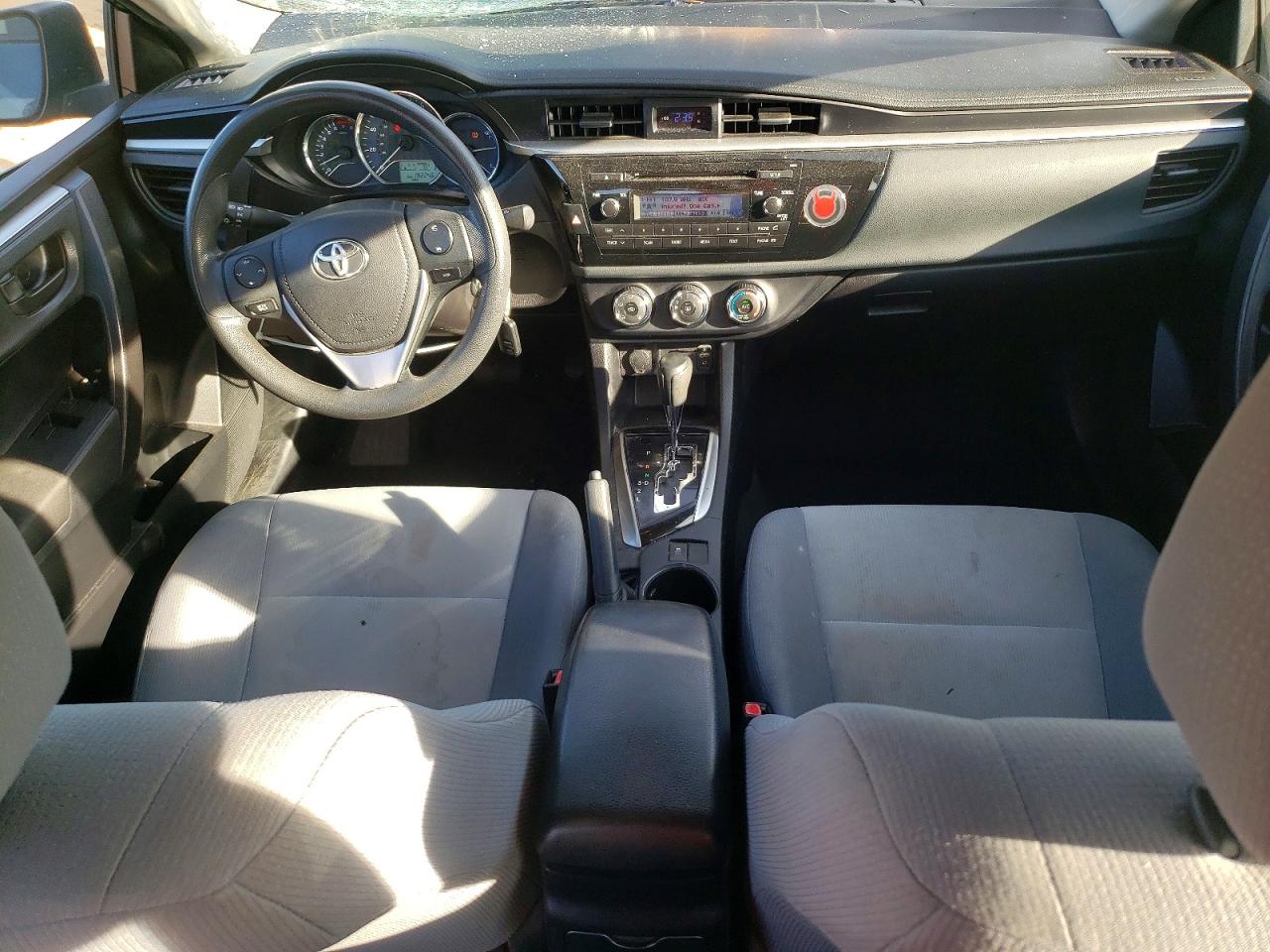 2015 TOYOTA COROLLA L photo 8