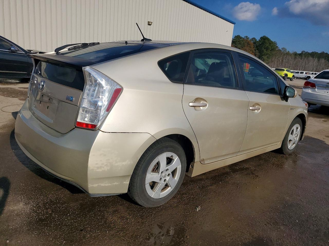 2010 TOYOTA PRIUS photo 3