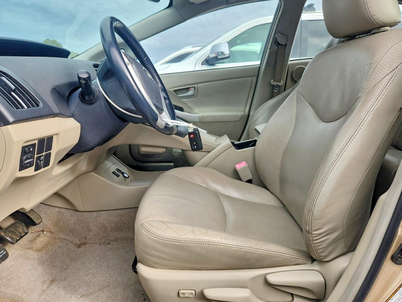 2010 TOYOTA PRIUS photo 7