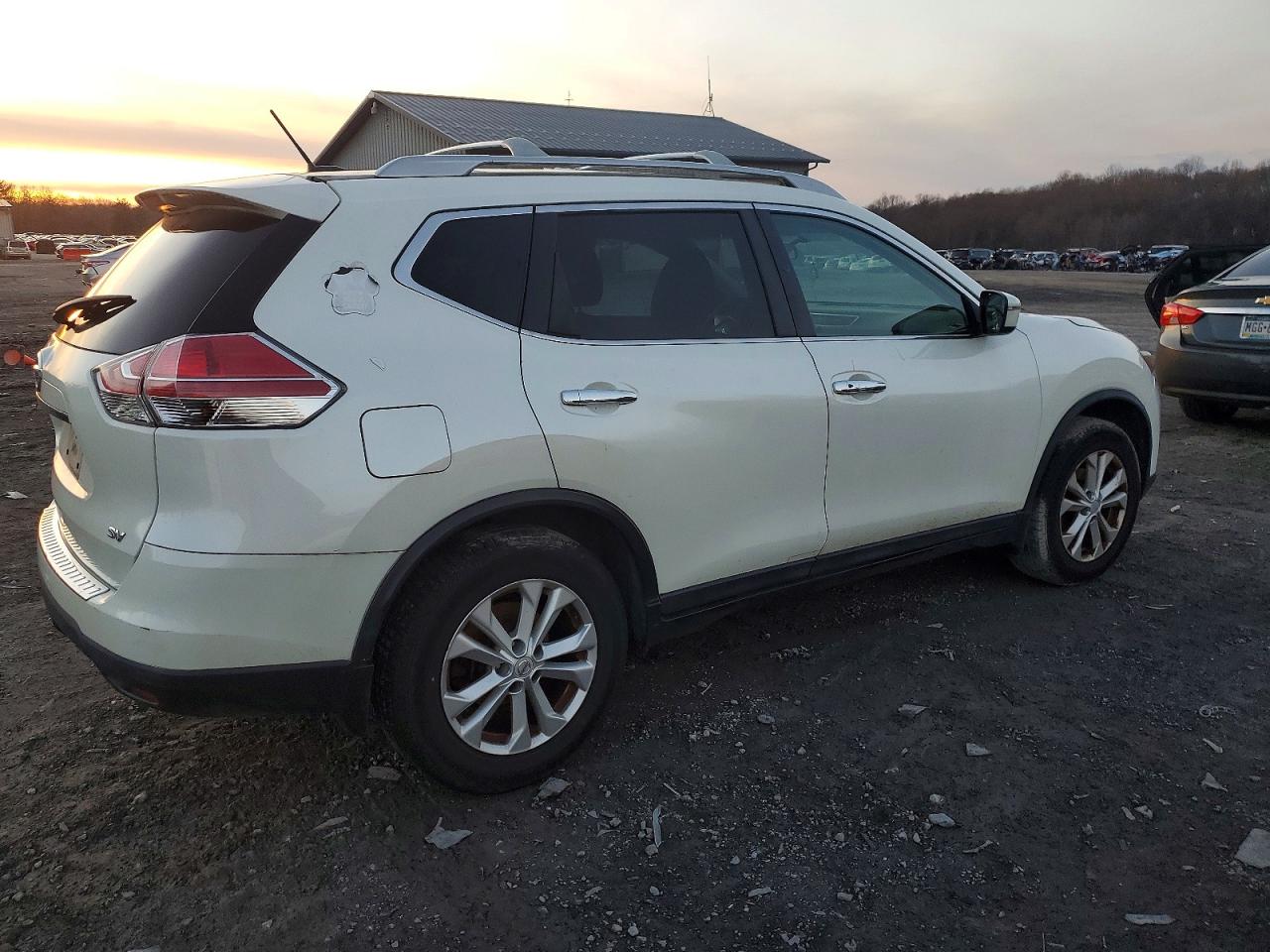 2016 NISSAN ROGUE SV photo 3