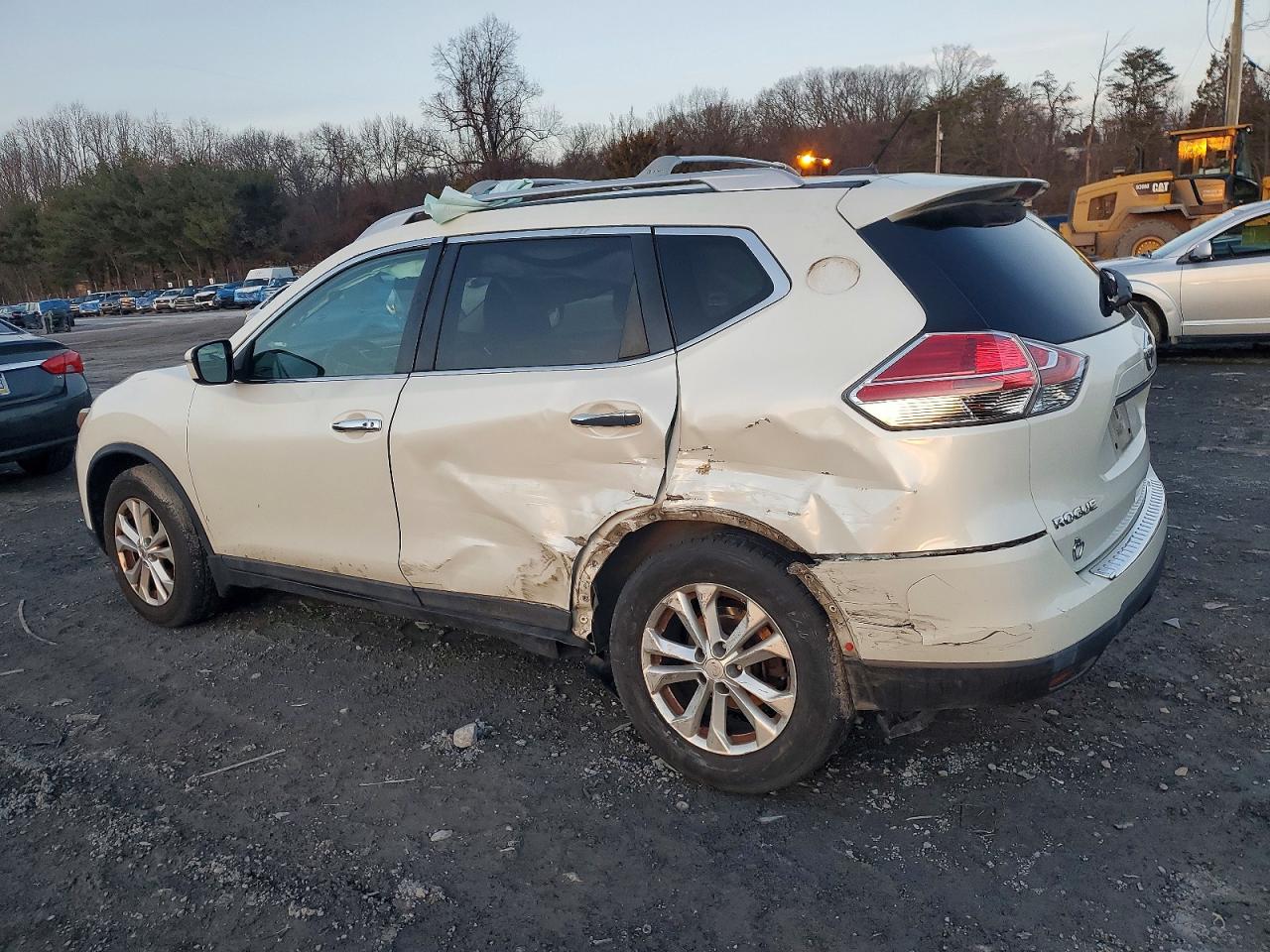 2016 NISSAN ROGUE SV photo 2