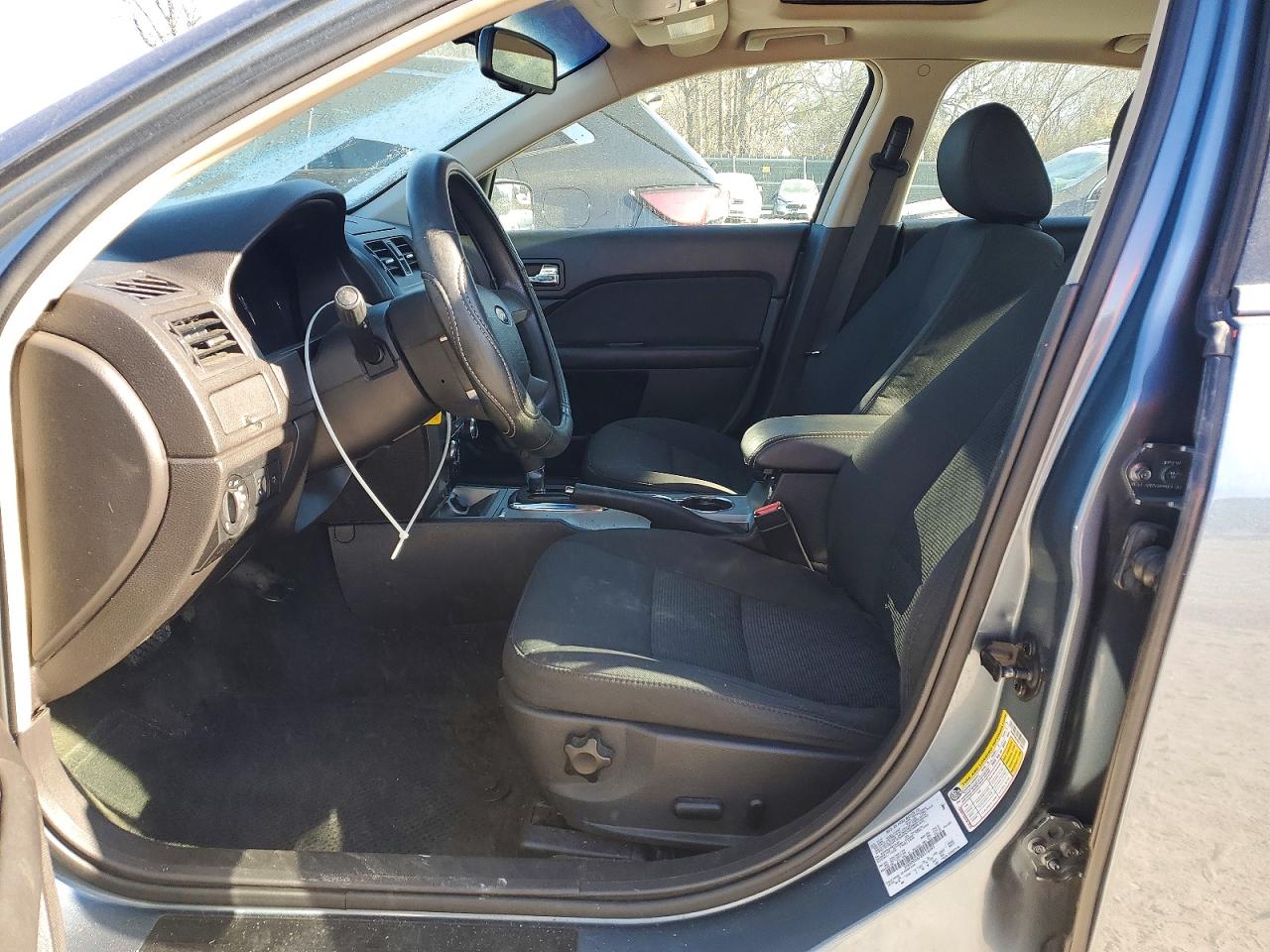 2011 FORD FUSION SE photo 13