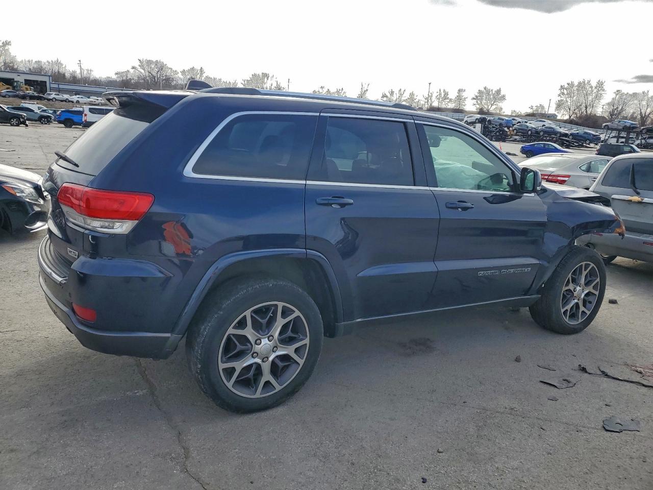 2018 JEEP GRAND CHEROKEE LIMITED photo 3