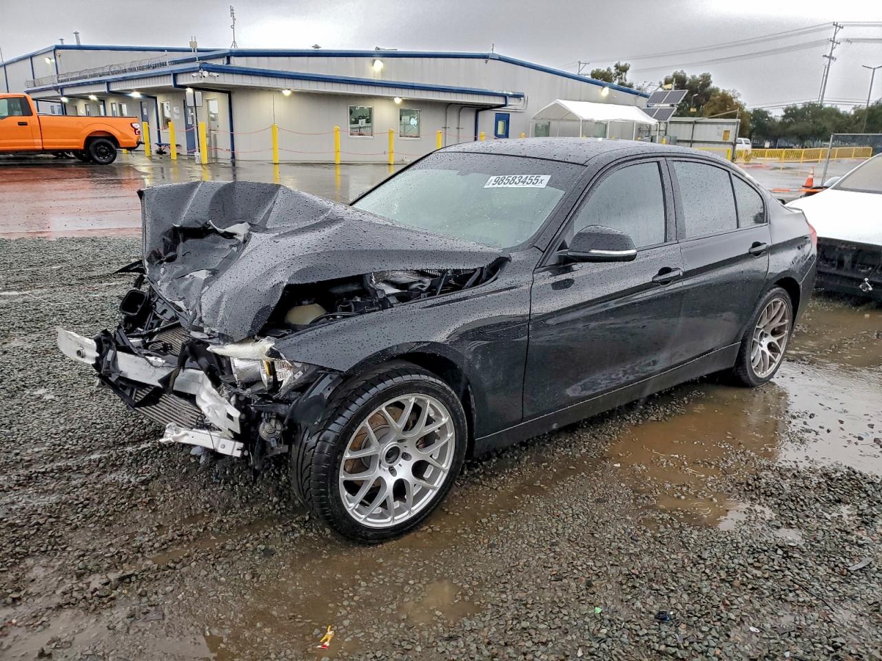 2015 BMW 320