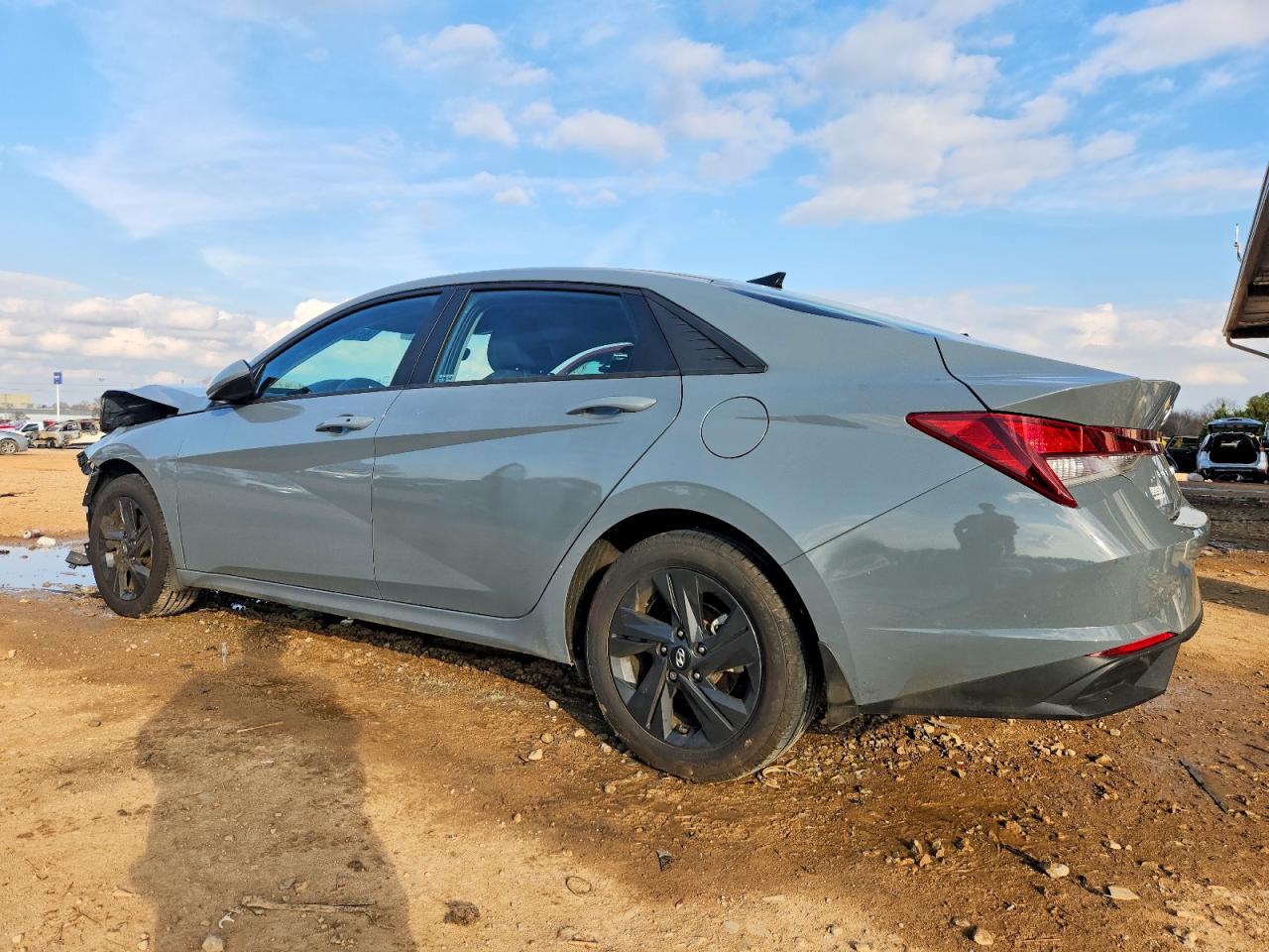 2023 HYUNDAI ELANTRA SEL photo 2