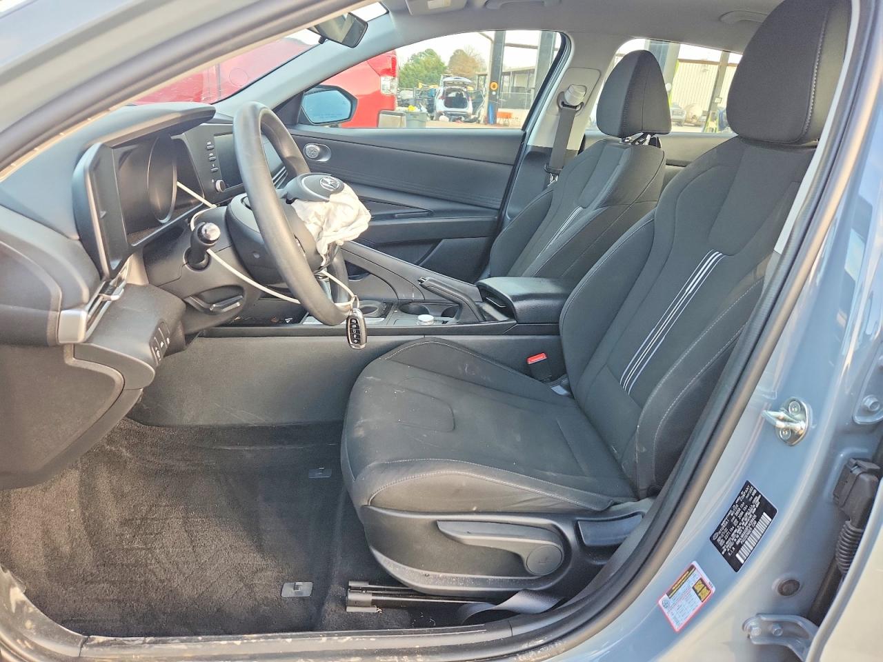 2023 HYUNDAI ELANTRA SEL photo 7