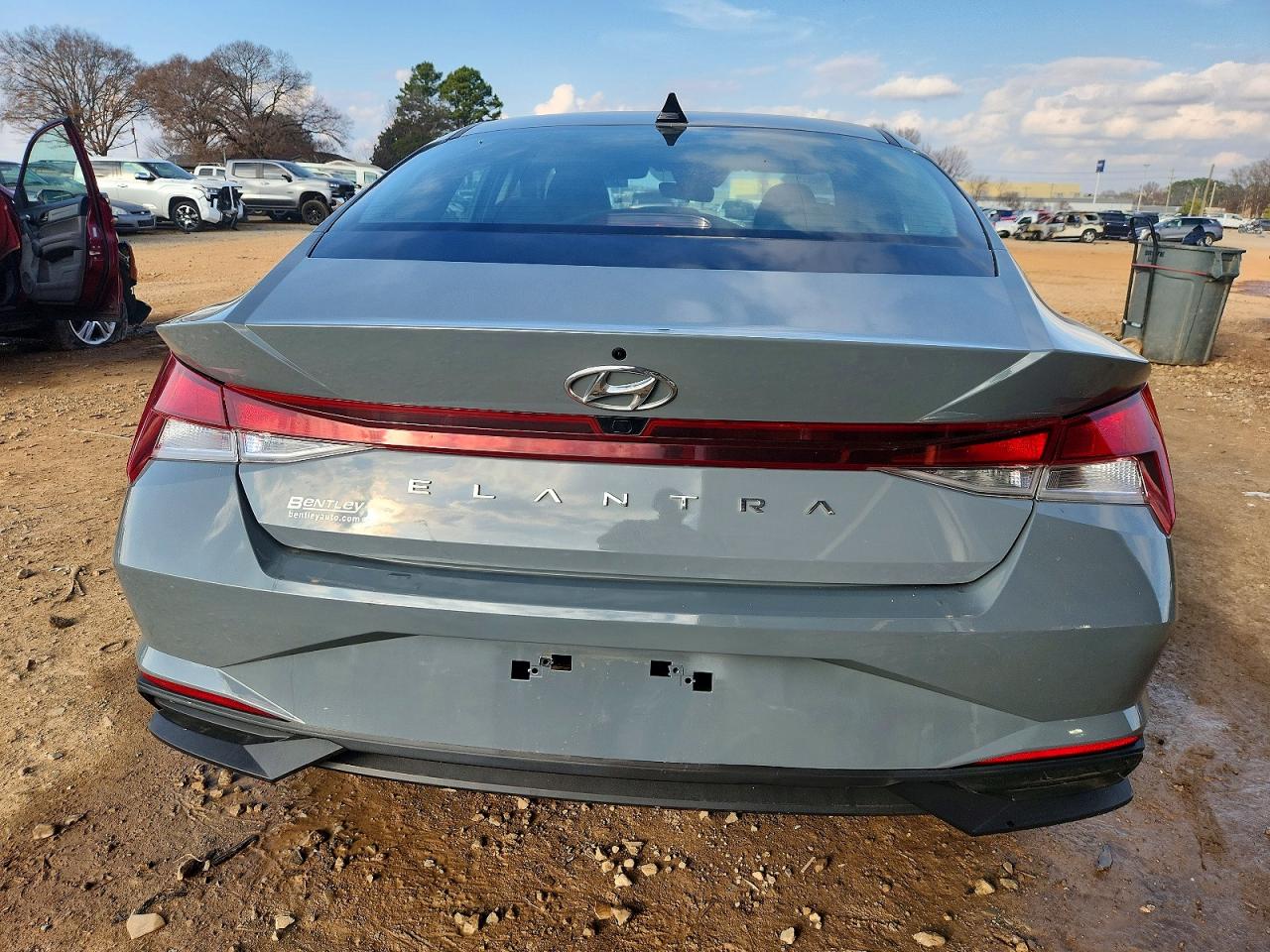 2023 HYUNDAI ELANTRA SEL photo 6