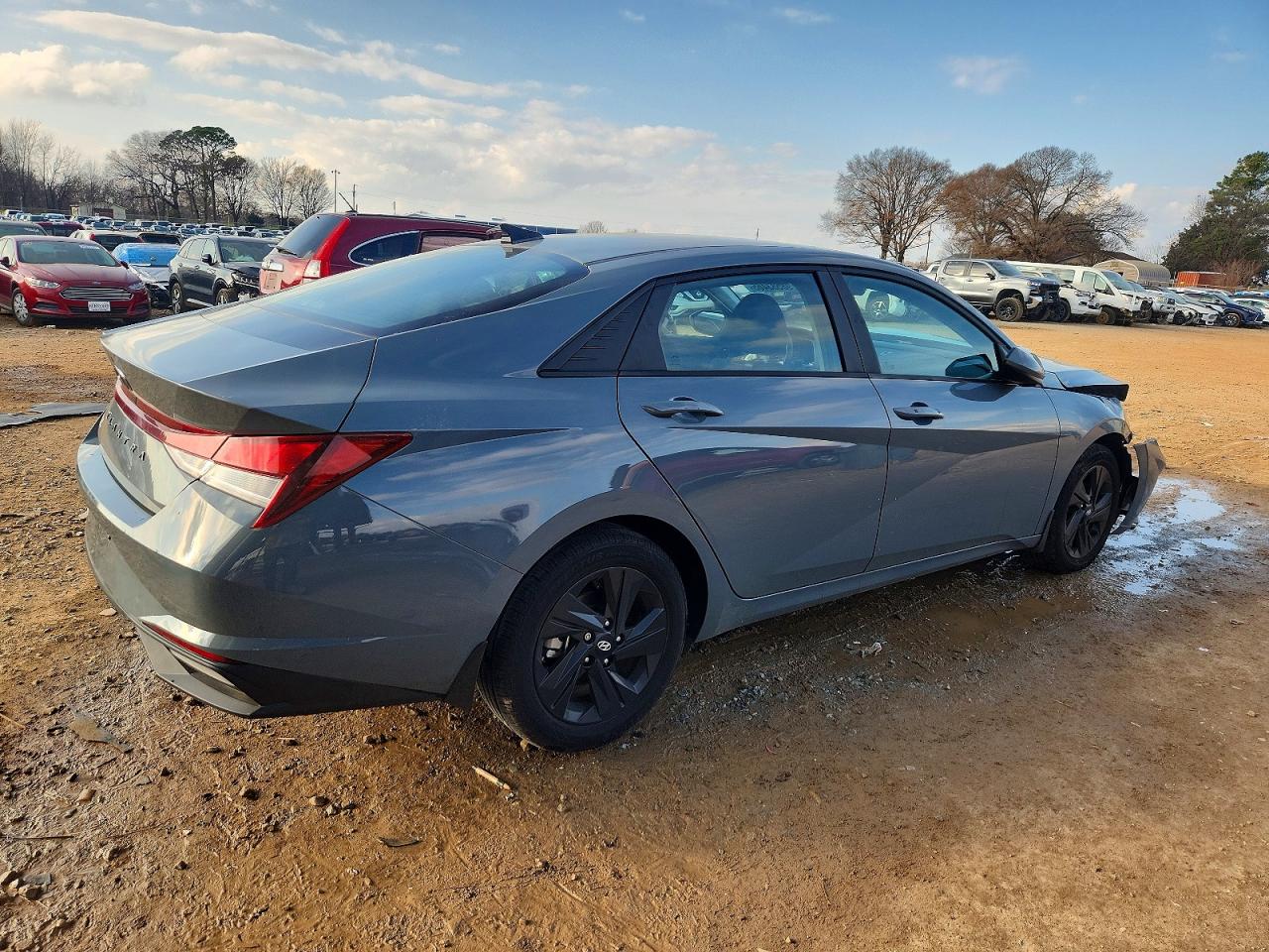 2023 HYUNDAI ELANTRA SEL photo 3