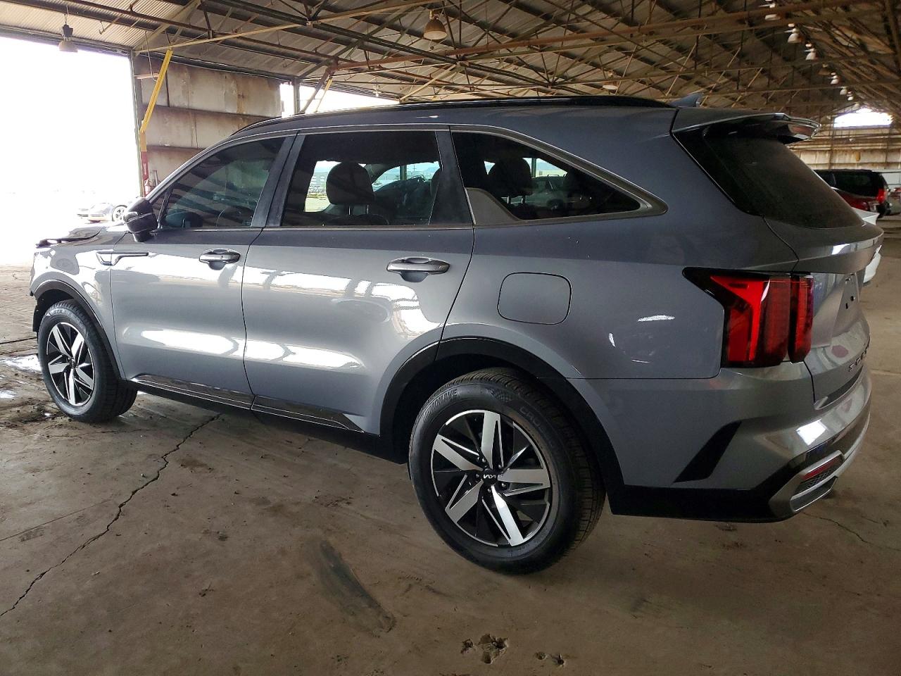 2022 KIA SORENTO EX photo 2
