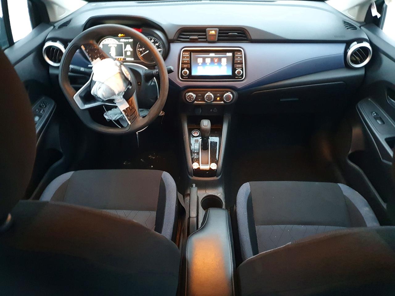 2024 NISSAN VERSA SV photo 8