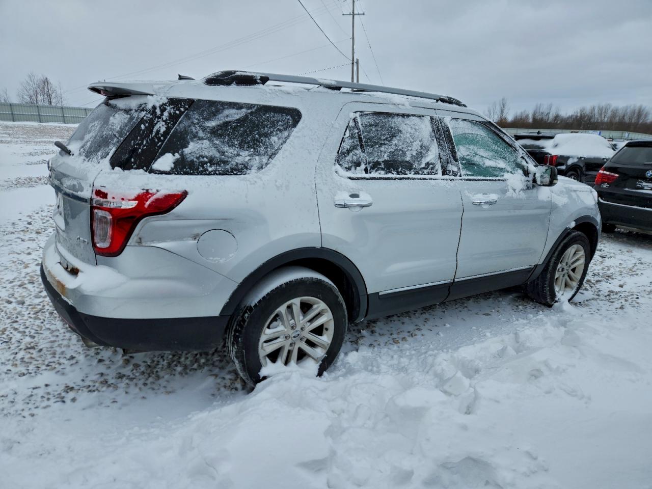 2011 FORD EXPLORER XLT photo 3