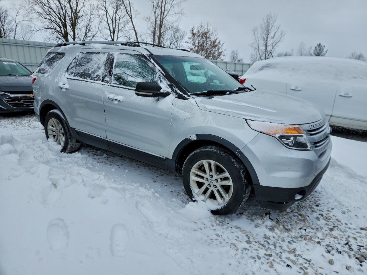 2011 FORD EXPLORER XLT photo 4
