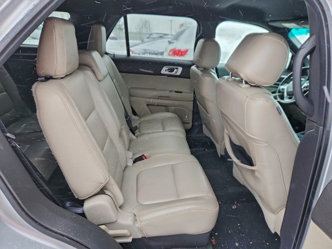 2011 FORD EXPLORER XLT photo 11