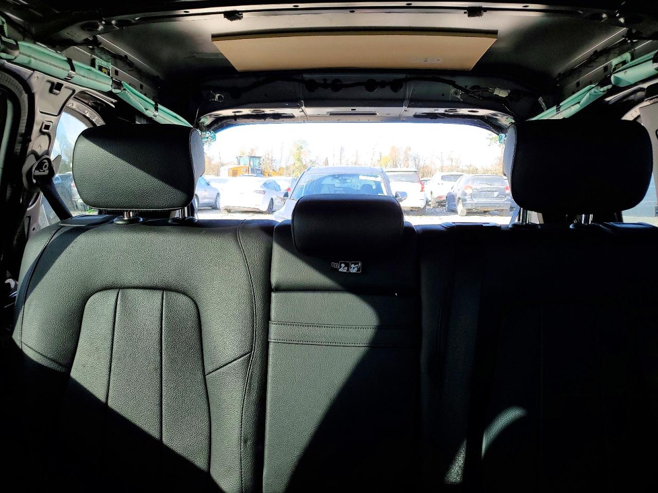 2020 MERCEDES-BENZ GLB 250 photo 10