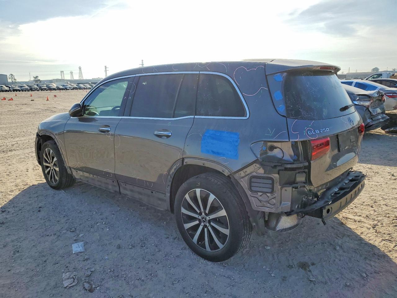 2020 MERCEDES-BENZ GLB 250 photo 2