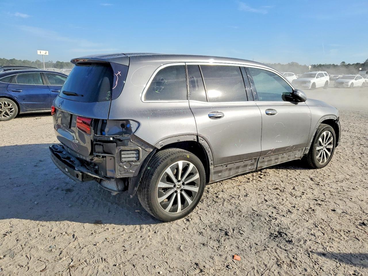 2020 MERCEDES-BENZ GLB 250 photo 3